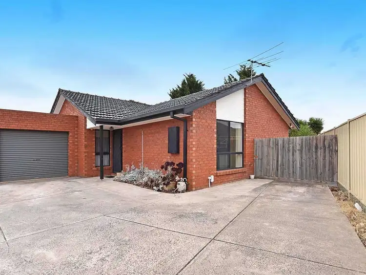 2/8 Pilain Crescent, Keilor Downs VIC 3038