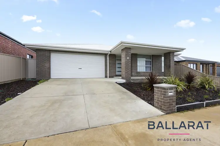 71 Swan Blvd, Winter Valley VIC 3358