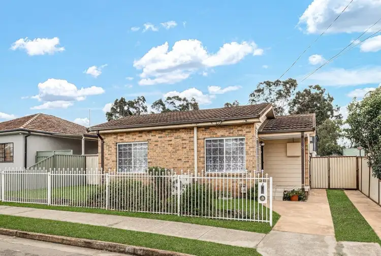 8 Benalong Street, St Marys NSW 2760