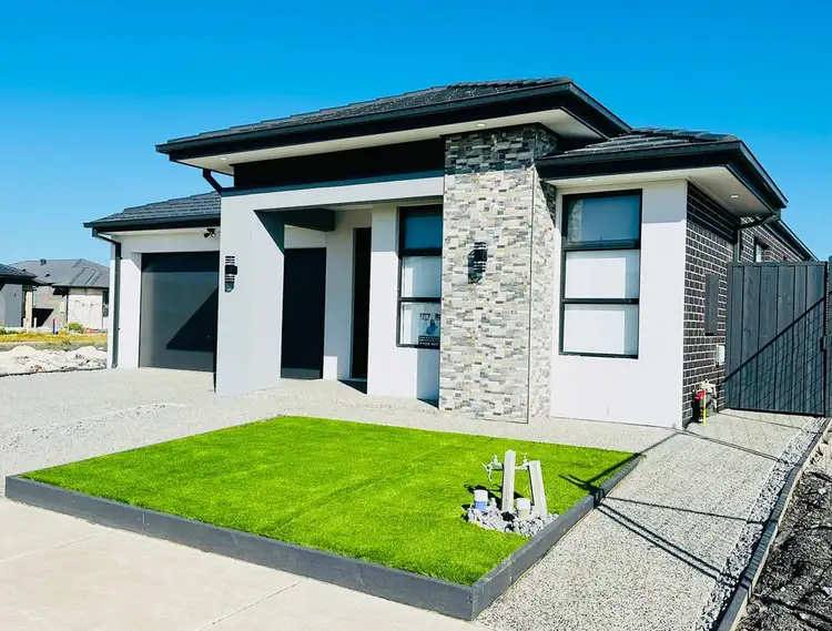 Second view of Homely house listing, 6 Cannich St, Beveridge VIC 3753