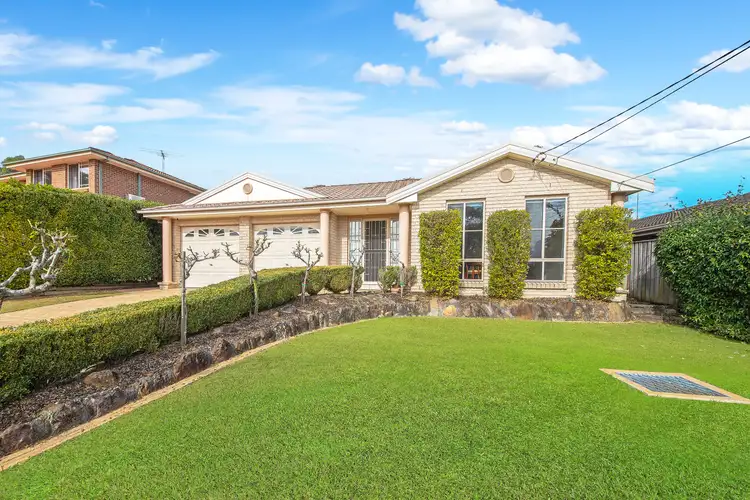 1A Wallace Close, Hornsby Heights NSW 2077