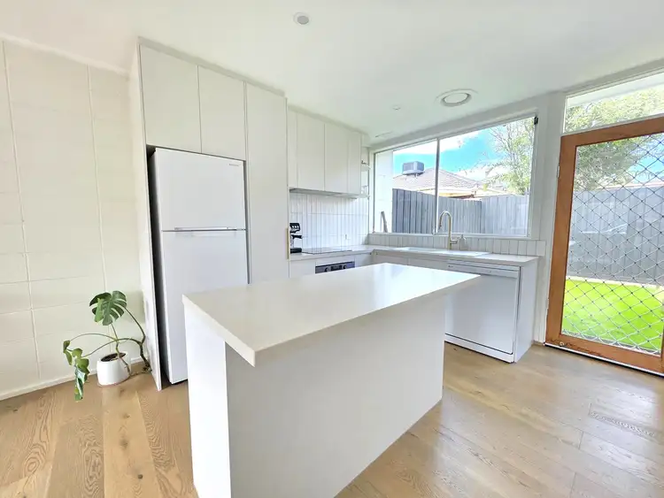 Second view of Homely unit listing, 2/32 Woodbine Grove, Chelsea VIC 3196