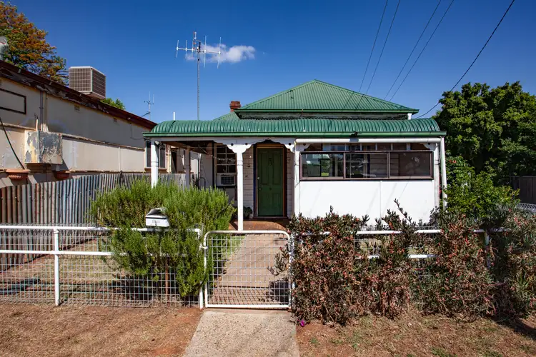 37 Simpson St, Wellington NSW 2820