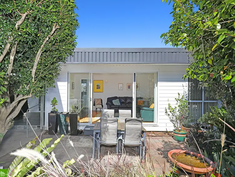 27 Morandoo Ave, Mount Keira NSW 2500