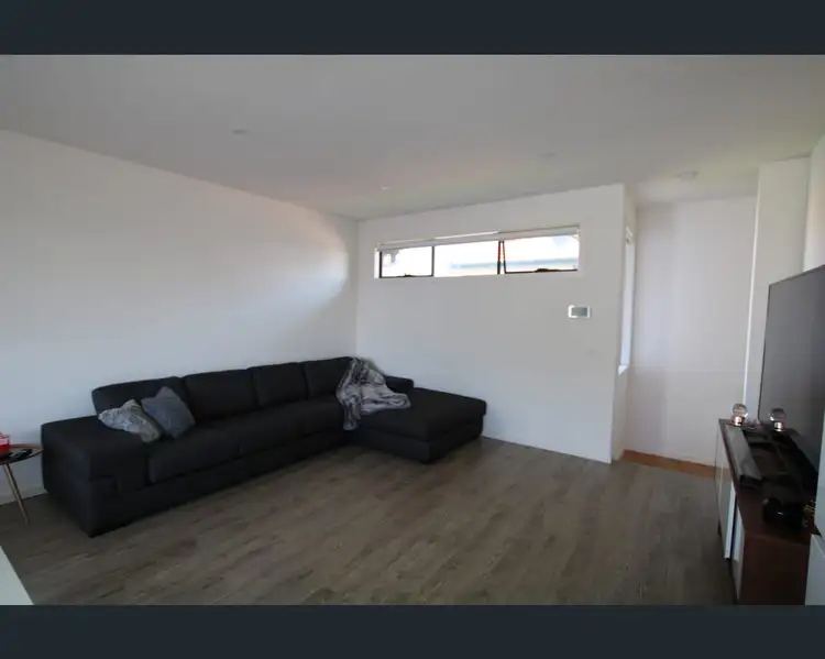 Fifth view of Homely house listing, 1/10 Elstone Ct, Niddrie VIC 3042