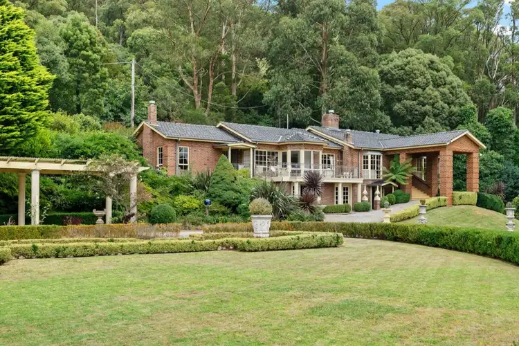 349 Mount Dandenong Tourist Rd