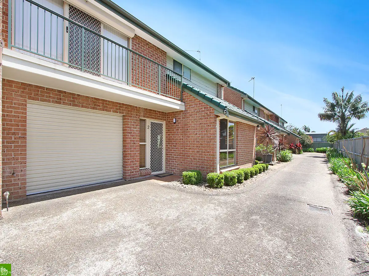 Main view of Homely townhouse listing, 2/18 Elliotts Rd, Fairy Meadow NSW 2519