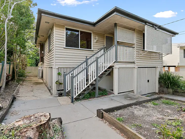 11 Julian St, Morningside QLD 4170