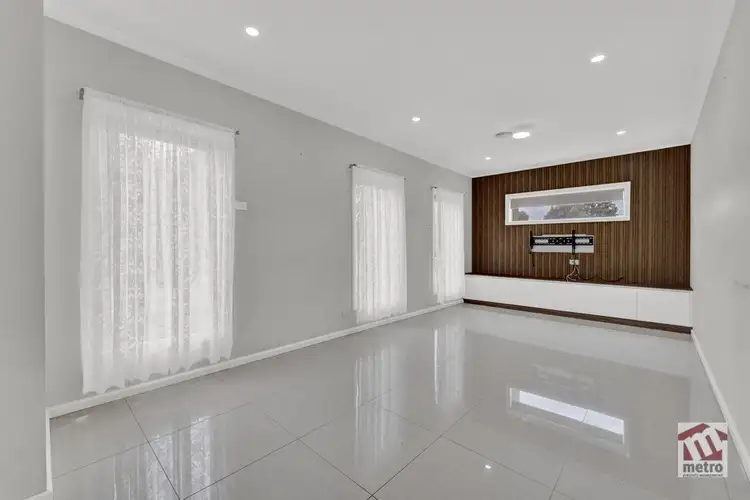 Fifth view of Homely house listing, 7 Cobungra Grove, Wollert VIC 3750