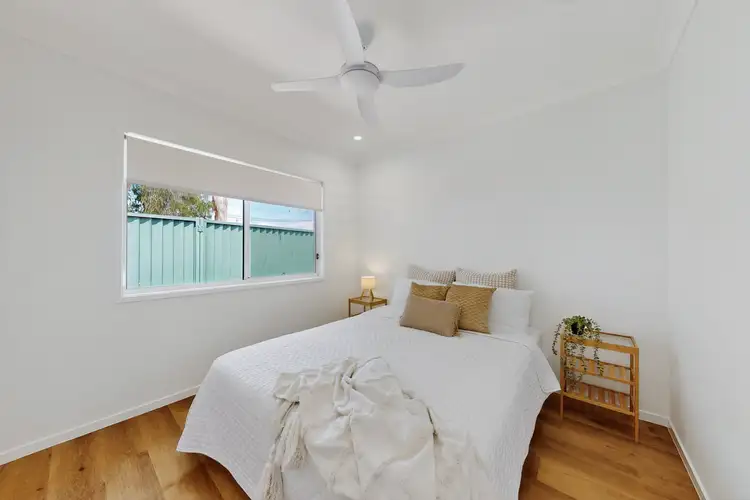 4/5 Brandon Ct, Kippa-Ring QLD 4021