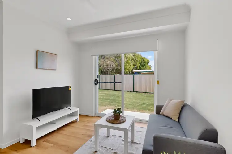 4/5 Brandon Ct, Kippa-Ring QLD 4021