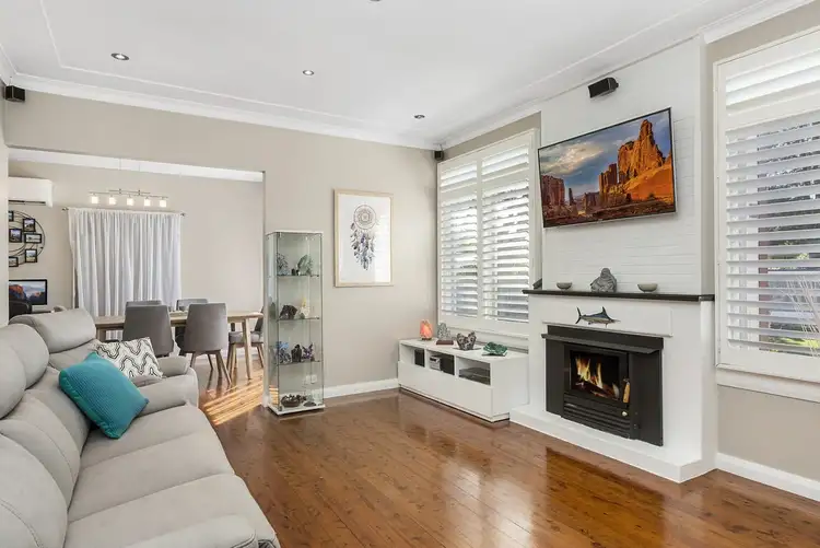 18 Ku-Ring-Gai Chase Road