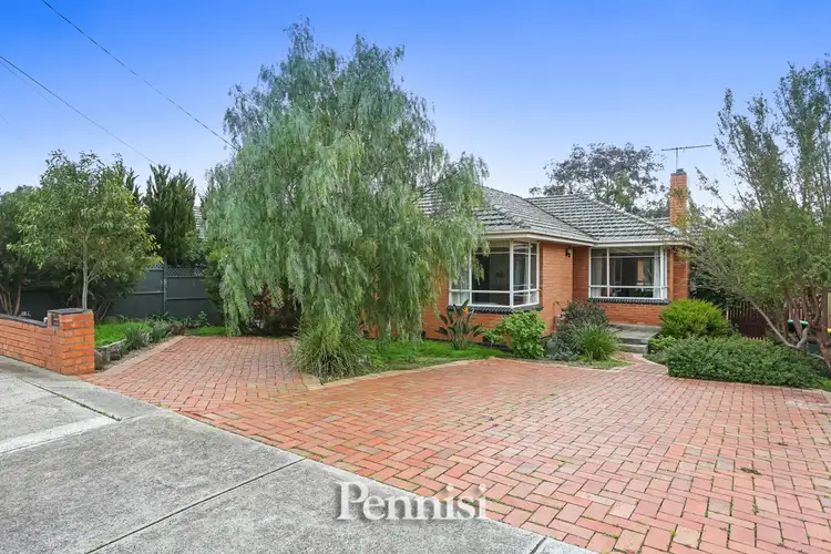 22 Strathnaver Avenue, Strathmore VIC 3041