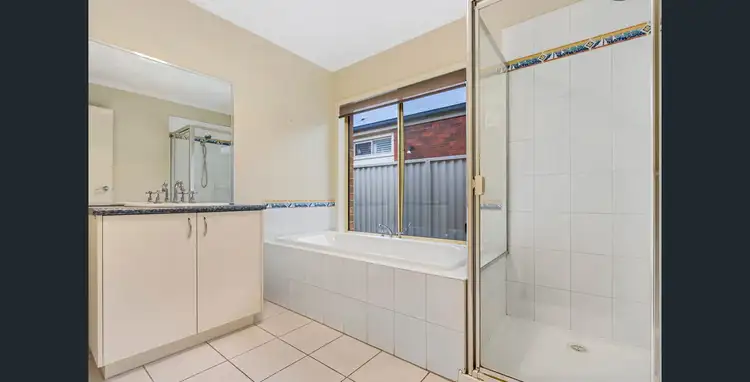 61 Hartland Cct, Pakenham VIC 3810