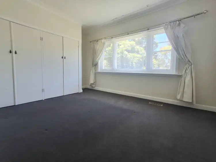 Fifth view of Homely house listing, 5 Miles St, Bentleigh VIC 3204