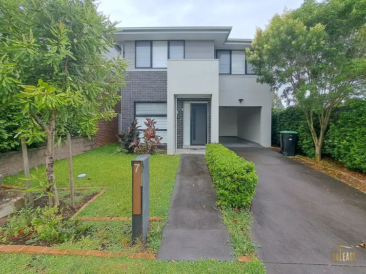 7 Sheather Pl, Moorebank NSW 2170