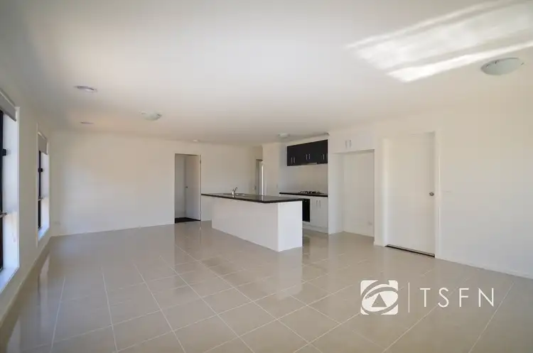 16 Parkview Boulevard