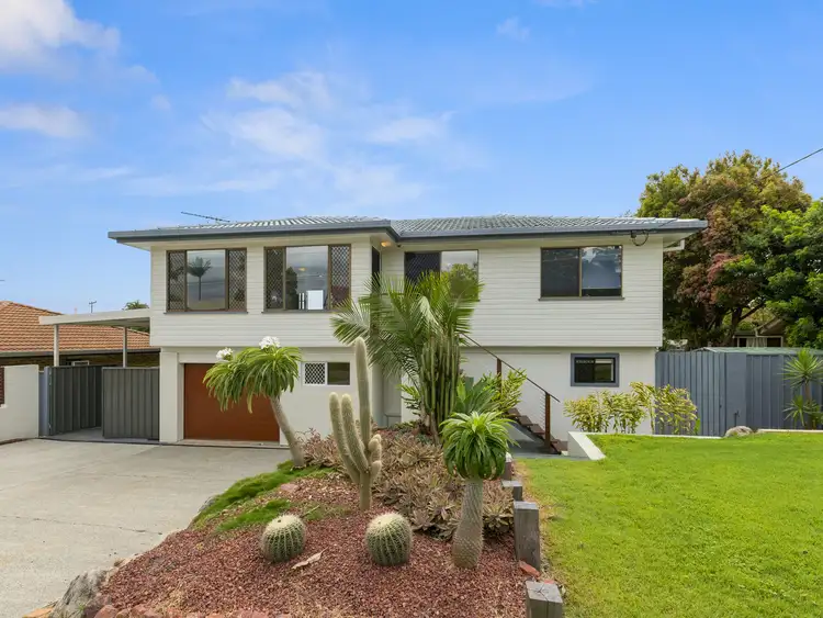 11 Leslie St