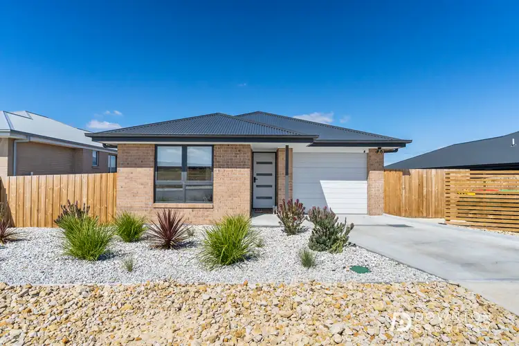 28 Friendship Dr