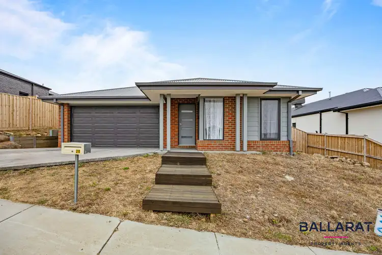 20 Auburn Dr