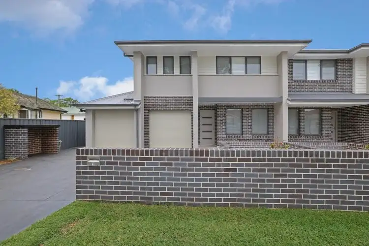 2 Grose St
