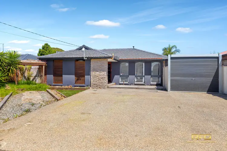 23 Clowes St