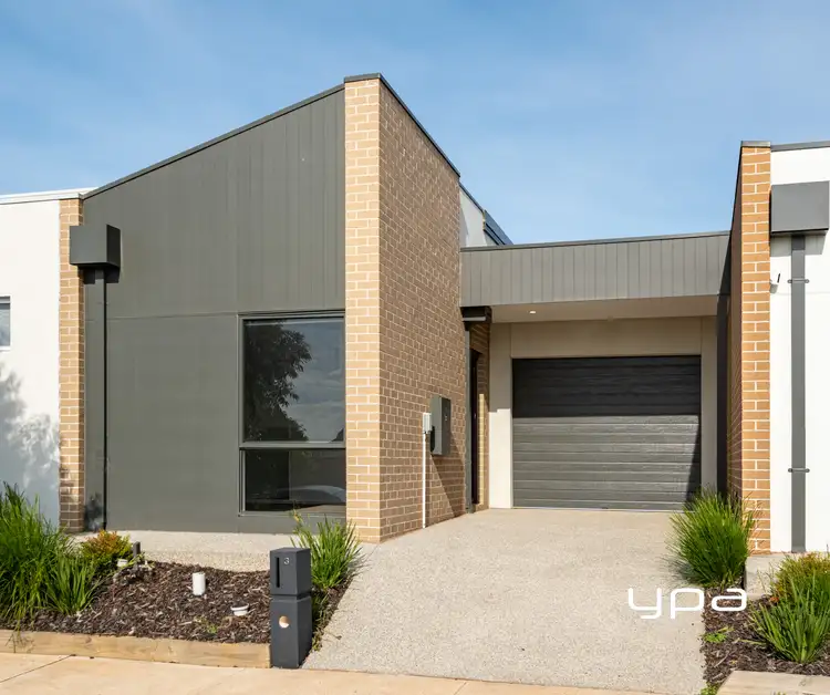 3 Bluey Cres