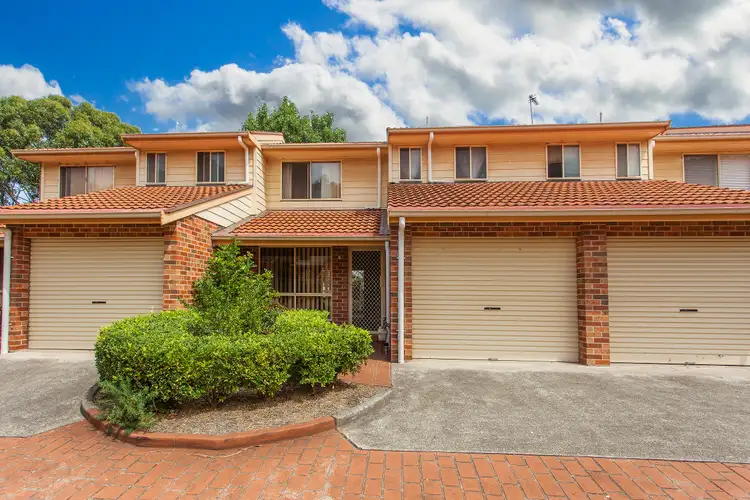 6A Milne Crescent