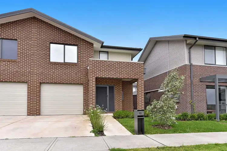 10 Village Crescent