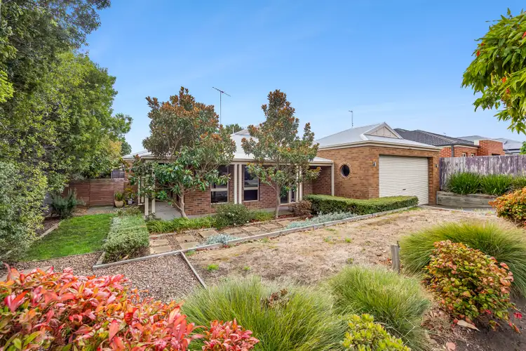 11 Sundial Drive