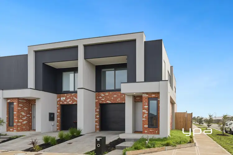 17 Renee St