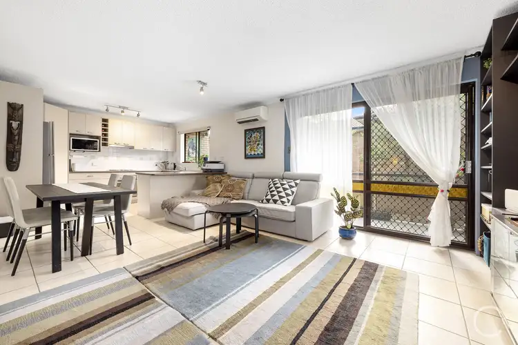 37 Vine St