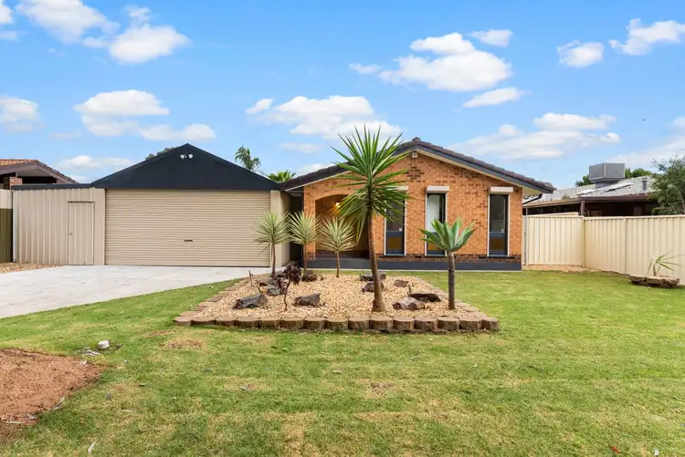 13 Camelot Dr