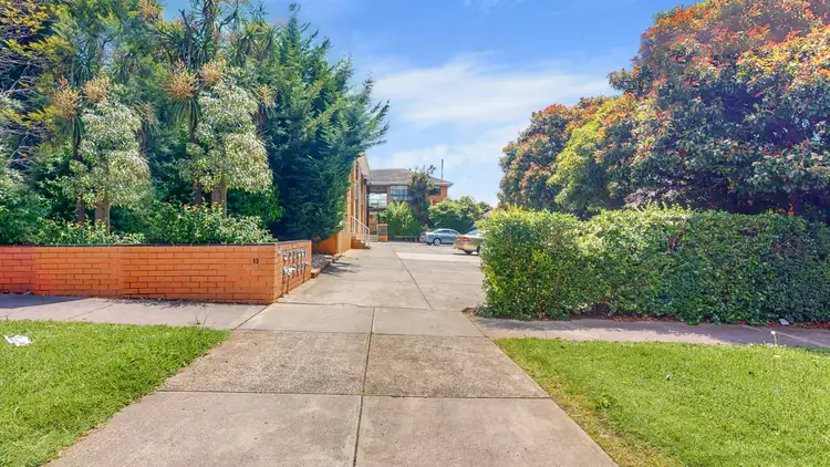 13 McCulloch St