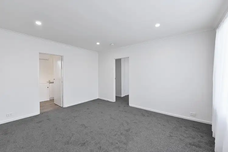 3 Royal Ave