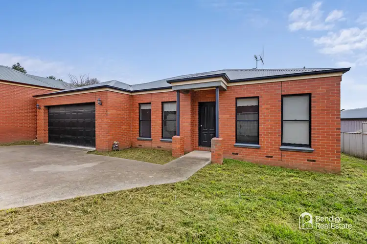 7 Bottlebrush Ct