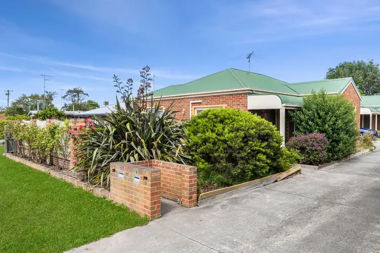 27 Carolanne Drive