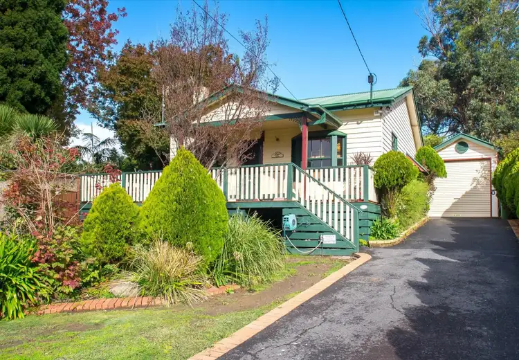 38 Bayview Ave