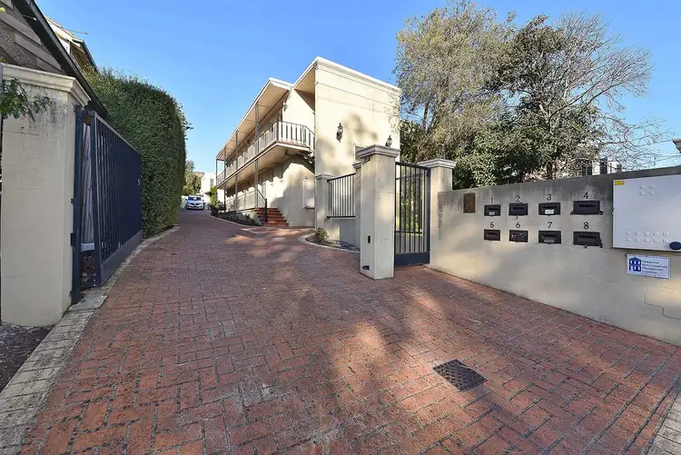 10 Violet St
