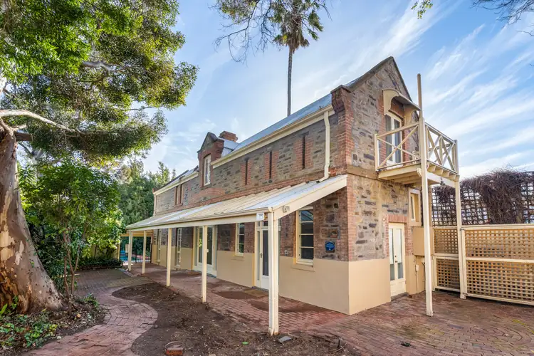 142 Molesworth St