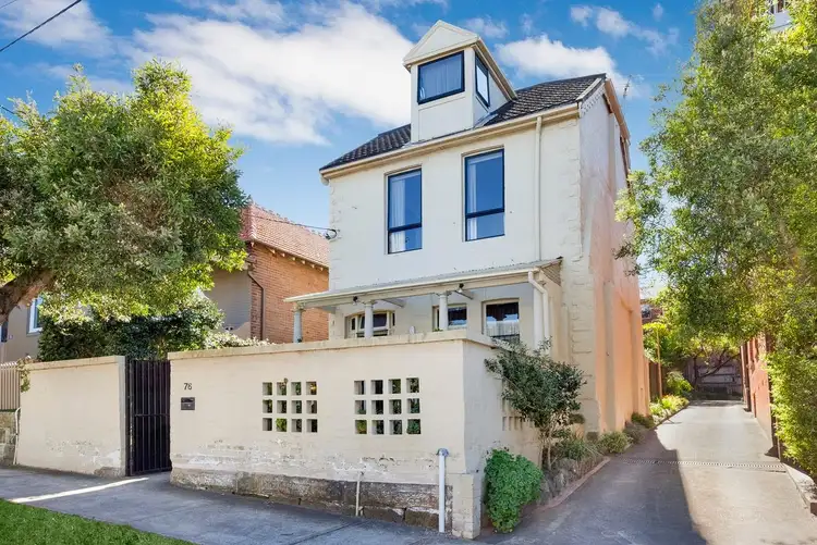 76 Kurraba Rd
