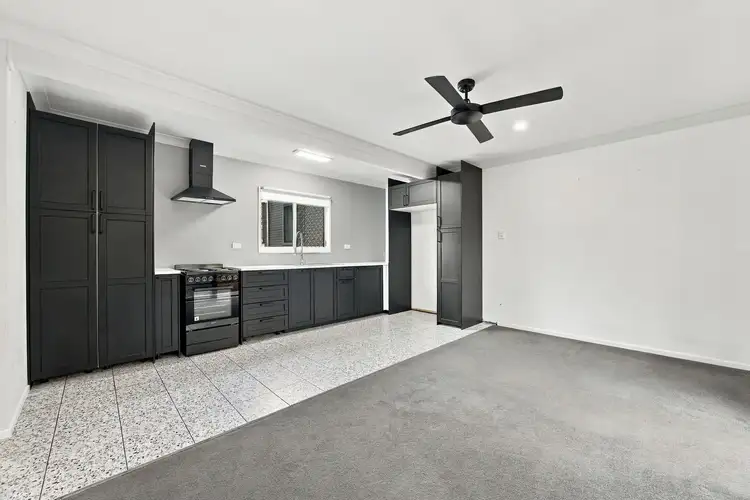 26A Pullford St