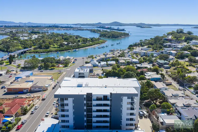 30 Goondoon St