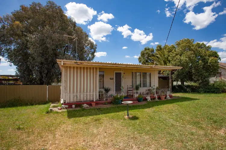 40 Charles St, Wellington NSW 2820