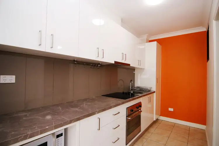 30B Collins Cres