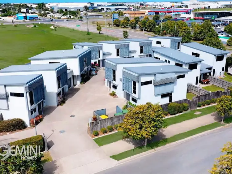 2-4 Makybe Diva Dr, Ooralea QLD 4740