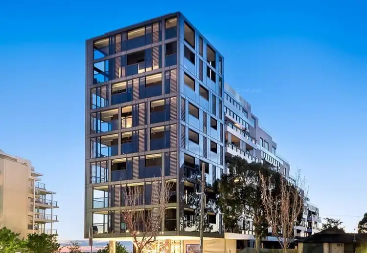 112/5 Sovereign Point Ct, Doncaster VIC 3108