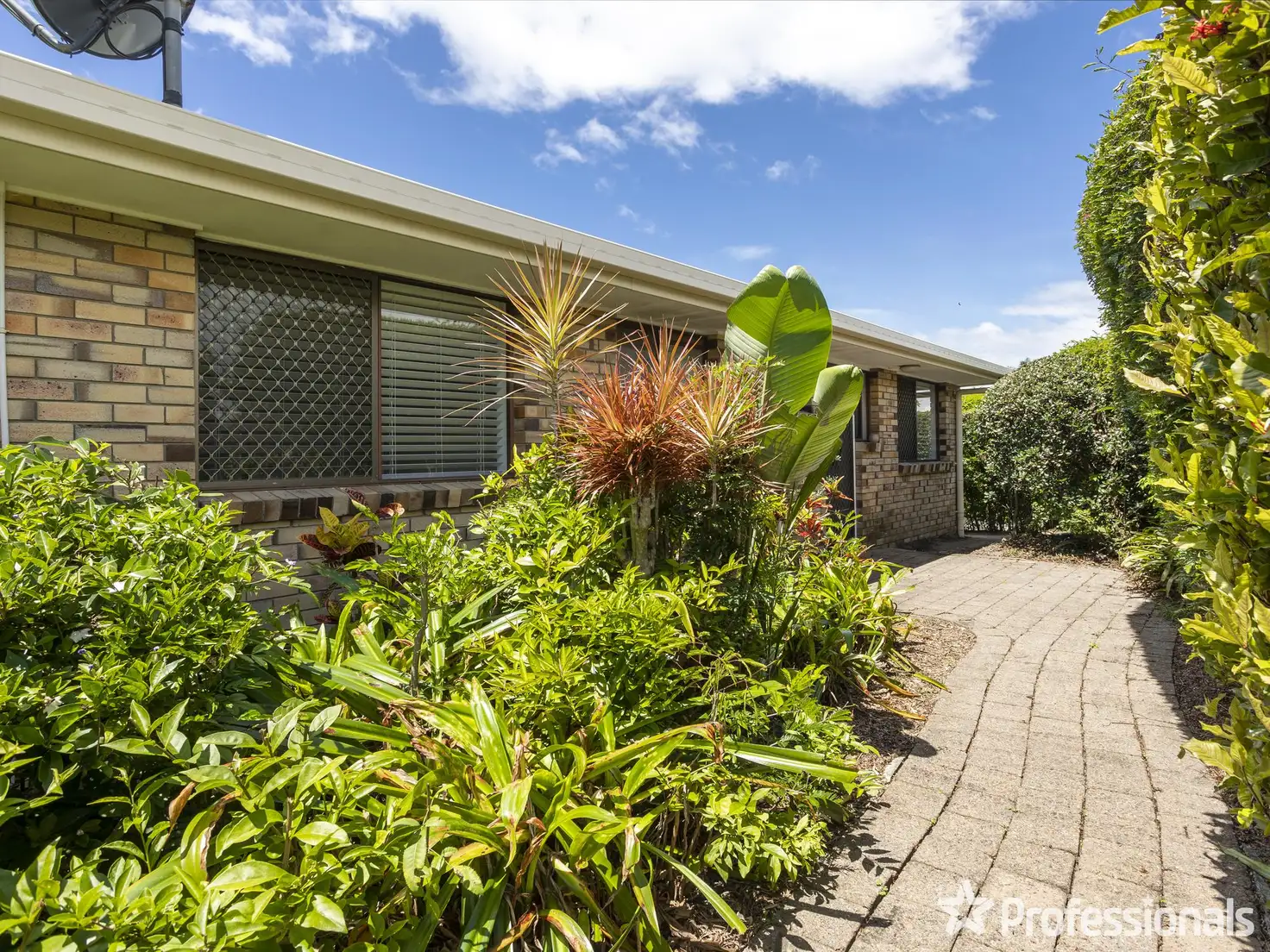 Main view of Homely townhouse listing, 1/26 Dunlin Drive, Burleigh Waters QLD 4220