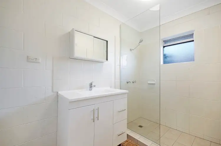 Fourth view of Homely apartment listing, 2/2 Bultarra Crescent, Kirwan QLD 4817