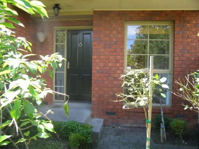 8 Victoria St